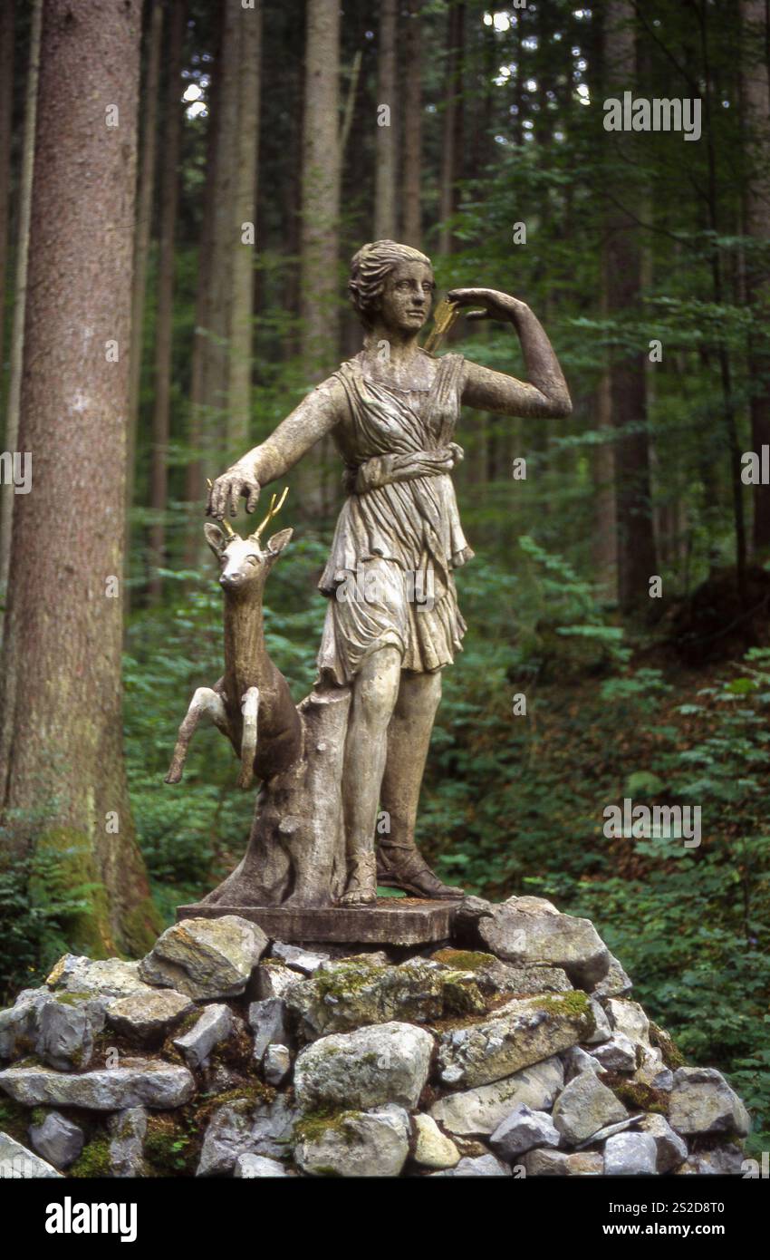 Goddess of the hunt hi-res stock photography and images - Alamy