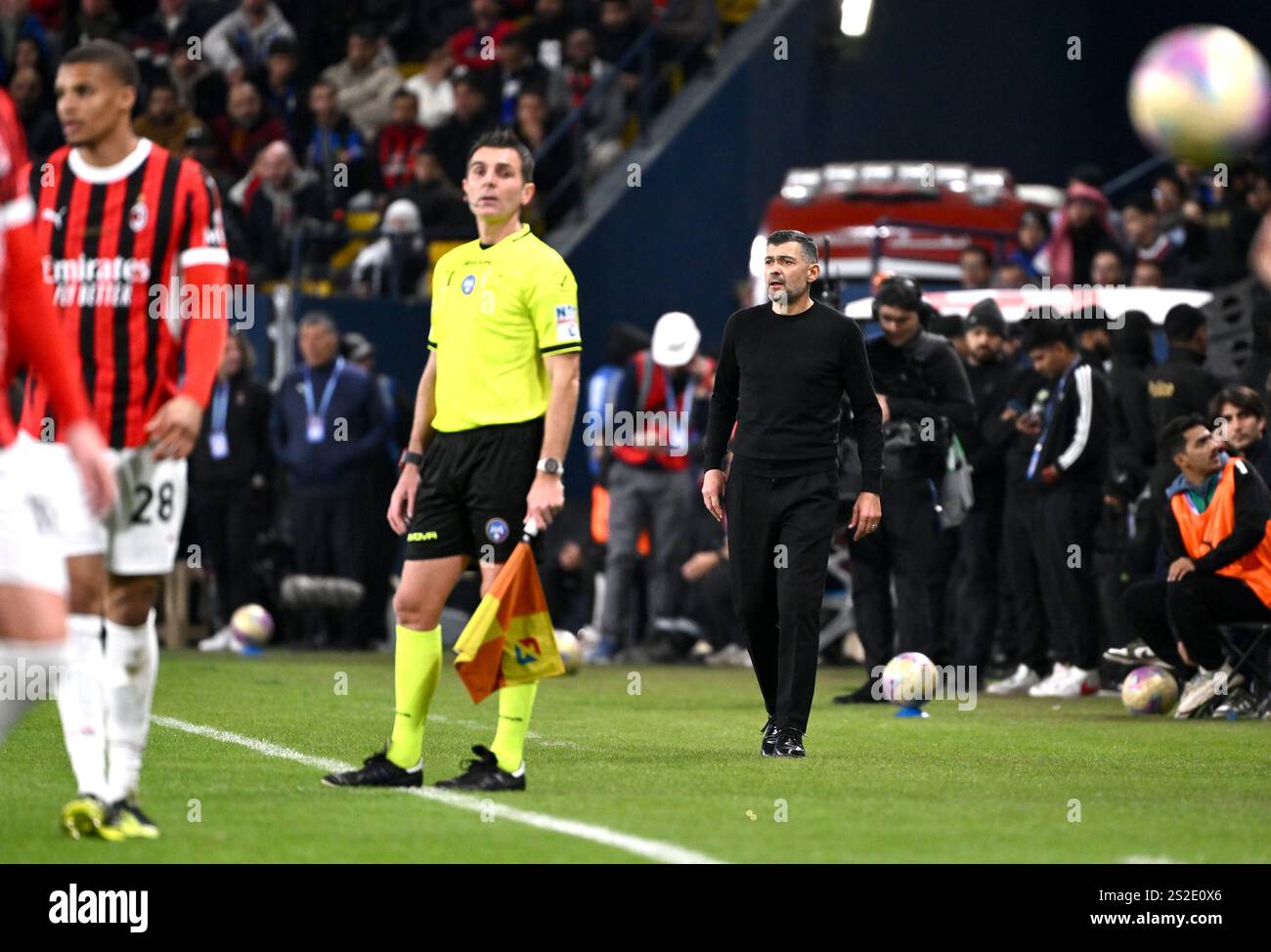 RIYADH, SAUDI ARABIA - JANUARY 6: Sergio Conceicao Head Coach of AC Milan looks on  ,during the Italian Super Cup Final match between FC Internazionale and AC Milan at Al-Awwal Park Stadium on January 6, 2025 in Riyadh, Saudi Arabia. (Photo by MB Media) Stock Photo