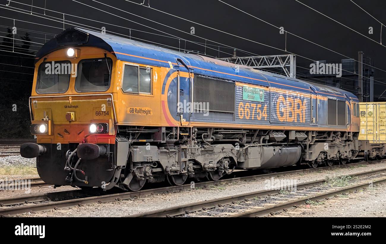 R Freight Train Railfreight train hi-res stock photography and images - Alamy