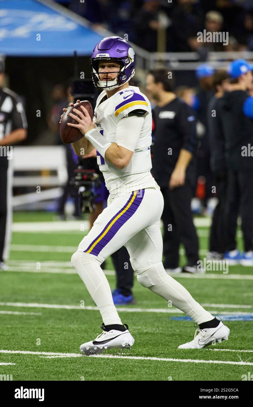 Minnesota Vikings quarterback Sam Darnold (14) warms up against the