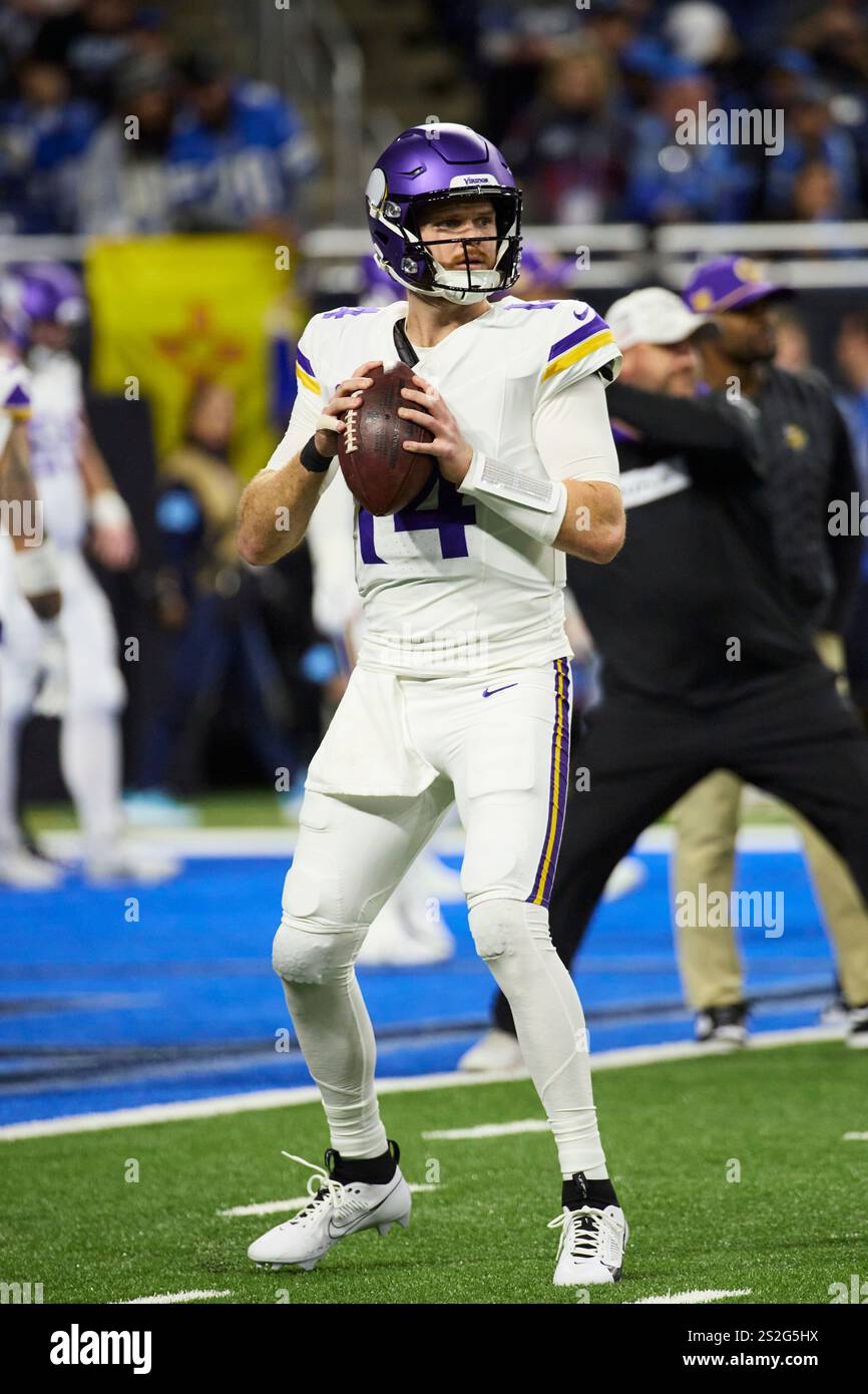 Minnesota Vikings quarterback Sam Darnold (14) warms up against the
