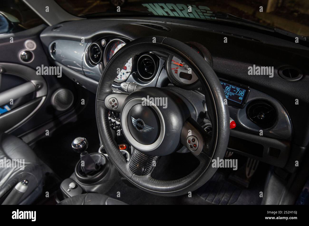 R53 Mini Cooper S British hot hatch compact sports car Stock Photo - Alamy
