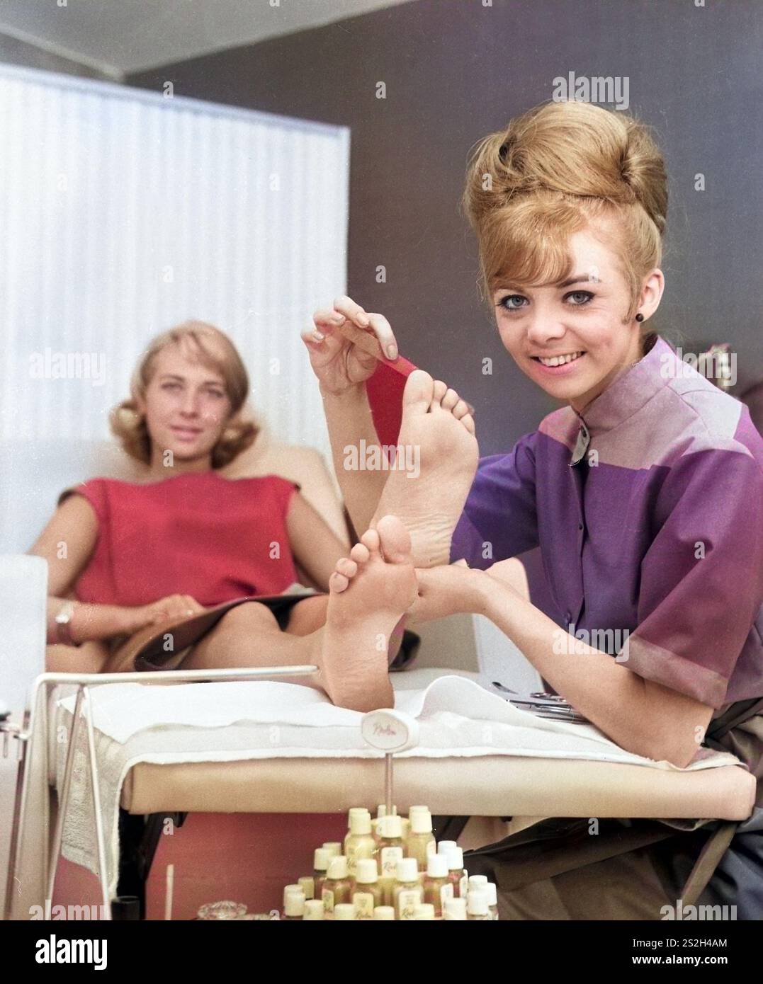 Camelot® Fabrics Friends™ Names Cotton Fabric, image size:1077x1390