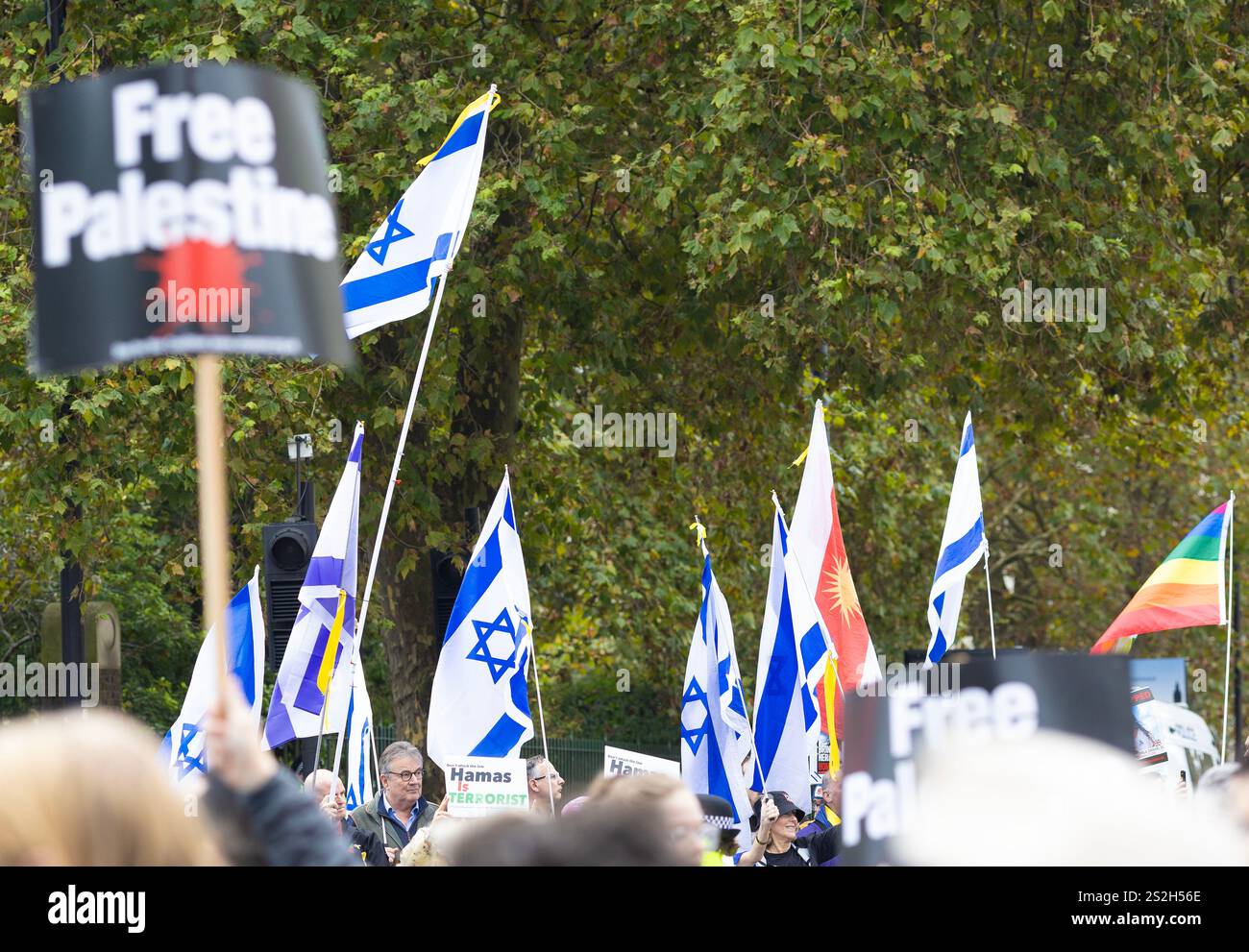 Pro Protesters Pro-Palestinian protesters march in solidarity with Palestine in London ...