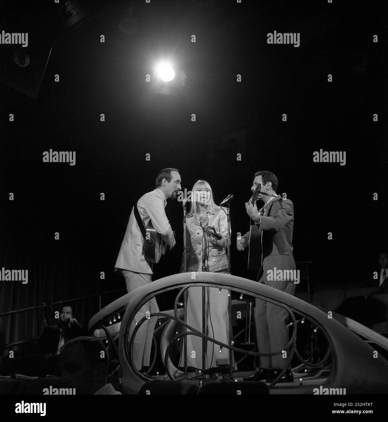 **FILE PHOTO** Peter Yarrow Has Passed Away. Peter, Paul and Mary Circa 1960