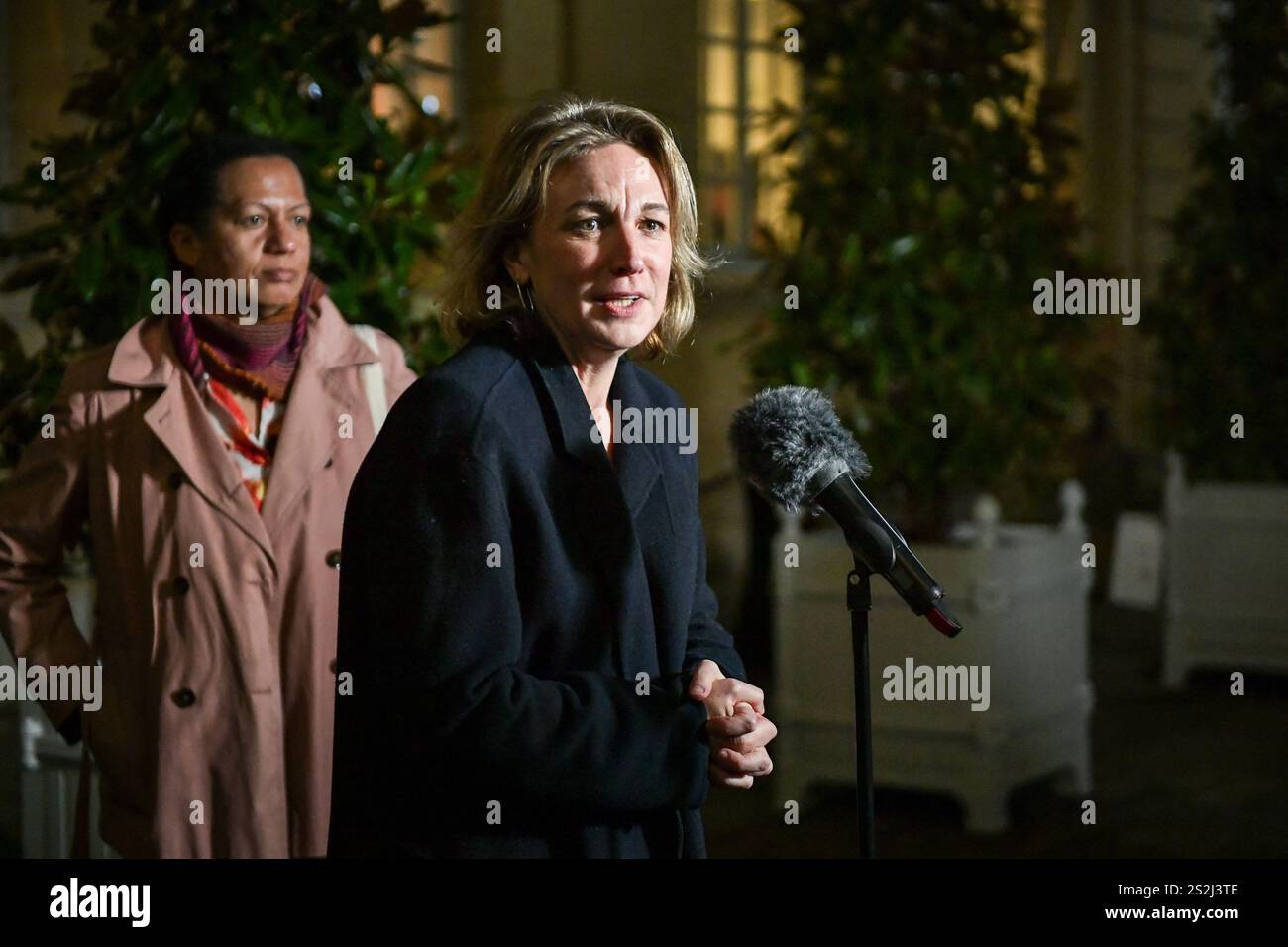 Paris, France. 07th Jan, 2025. General Secretary, French Democratic Labour Confederation (CFDT), Marylise Leon speaks to the press after a meeting with French Prime Minister Francois Bayrou at the Hotel de Matignon in Paris on January 7, 2025. Photo by Firas Abdullah/ABACAPRESS.COM Credit: Abaca Press/Alamy Live News Stock Photo