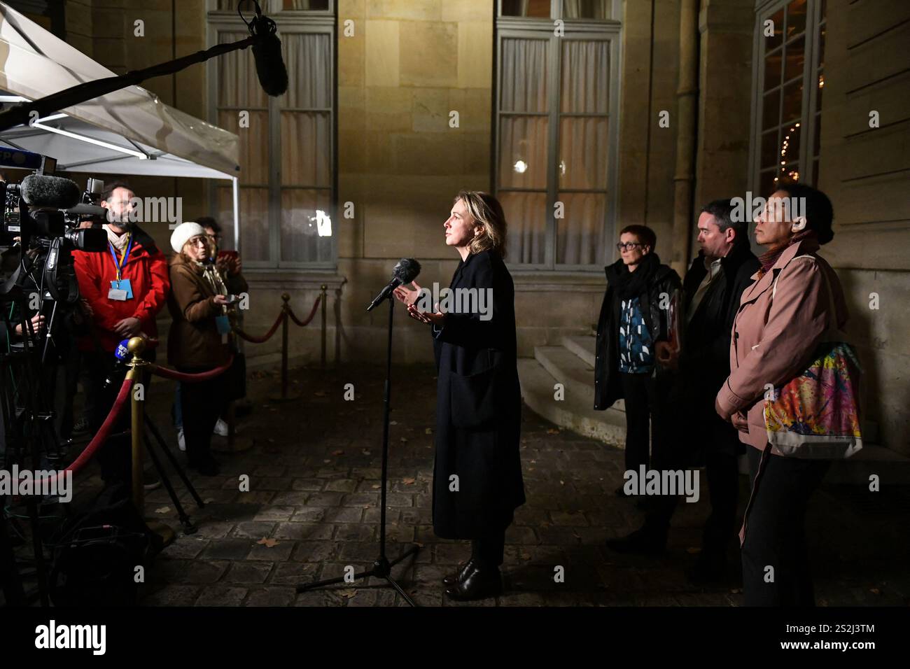 Paris, France. 07th Jan, 2025. General Secretary, French Democratic Labour Confederation (CFDT), Marylise Leon speaks to the press after a meeting with French Prime Minister Francois Bayrou at the Hotel de Matignon in Paris on January 7, 2025. Photo by Firas Abdullah/ABACAPRESS.COM Credit: Abaca Press/Alamy Live News Stock Photo