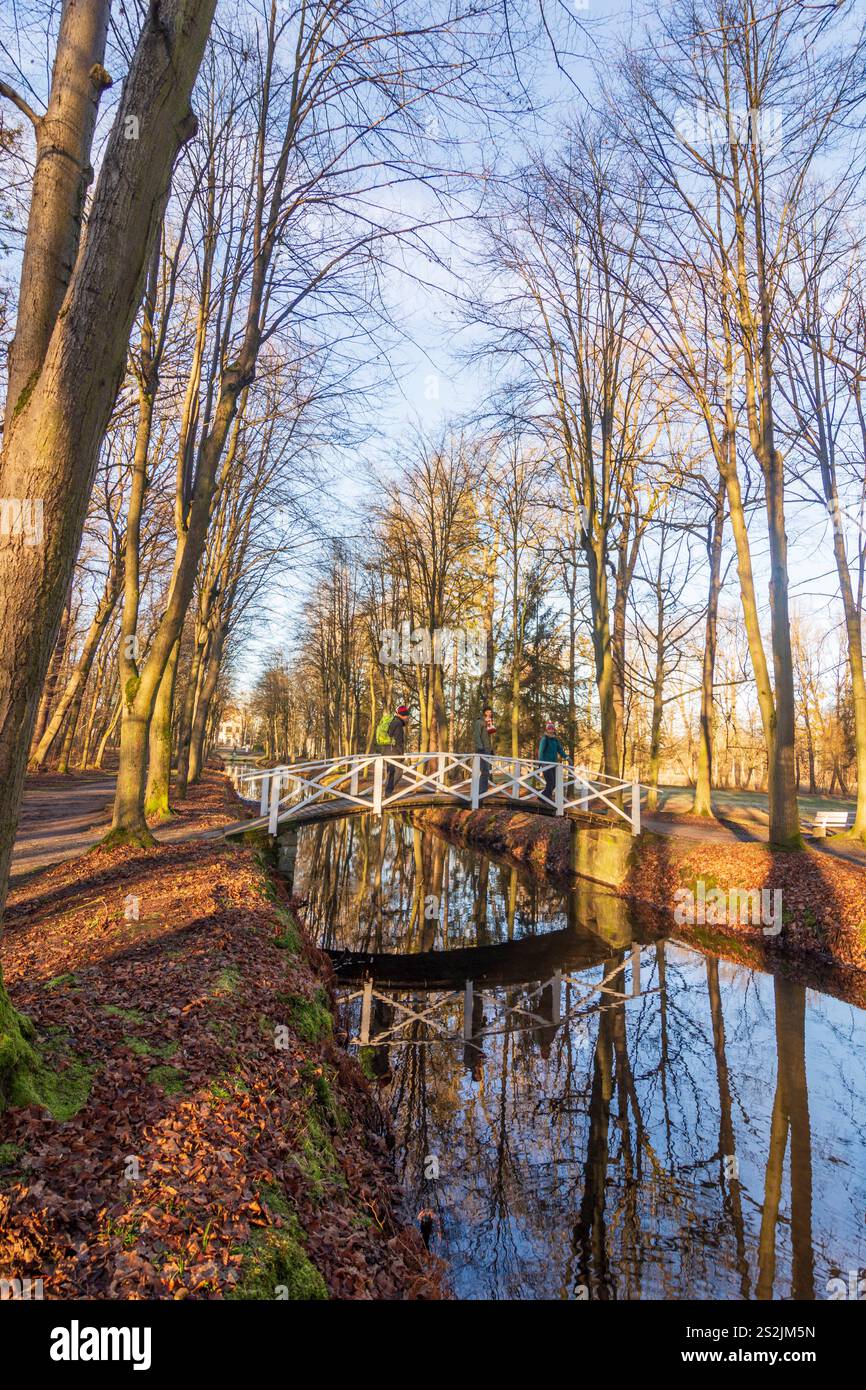 Schloss Hermsdorf Castle, park, pond Schlossteich