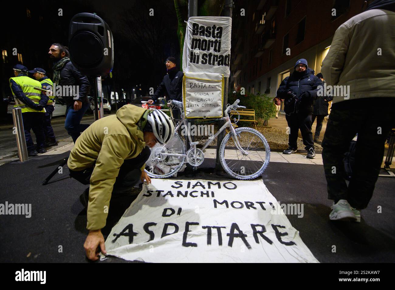 Milano, Milano. 07th Jan, 2025. Manifestazione 'Non si può morire per ...