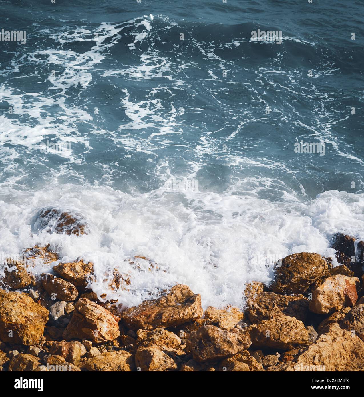 Turquoise water splash hi-res stock photography and images - Alamy