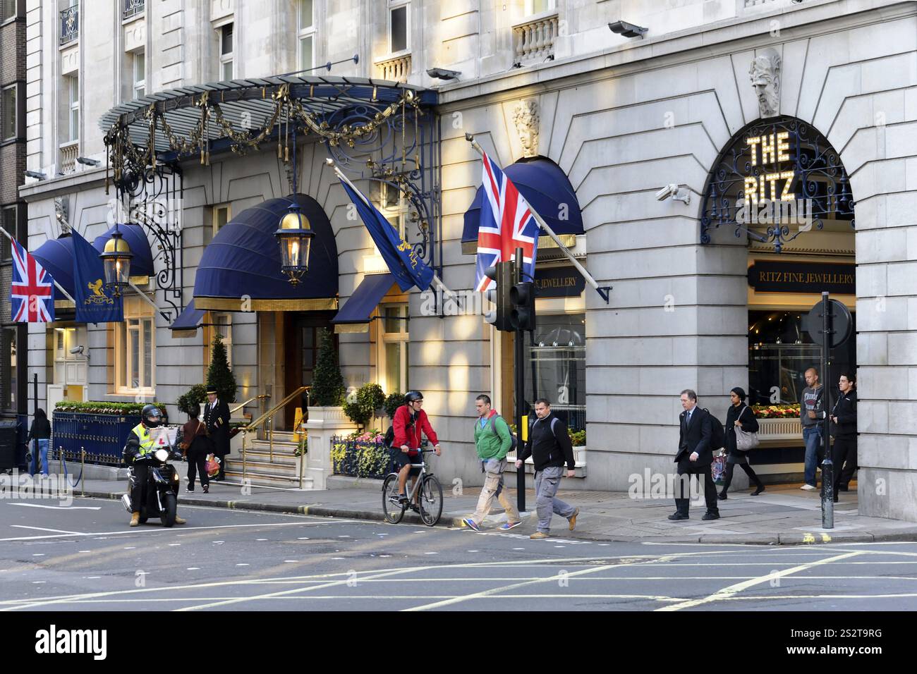 THE RITZ, Hotel, London, London region, entrance of a hotel with people ...