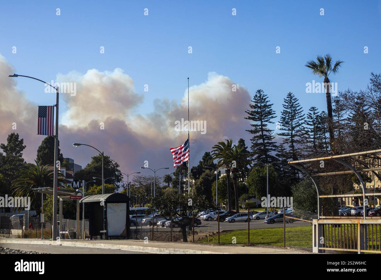 Los Angeles, USA. 7th January, 2025. The Pacific Palisades fire burns