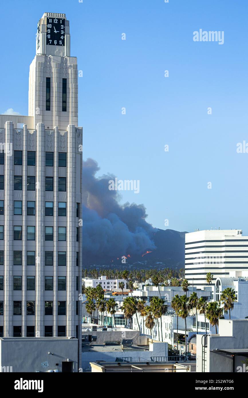 Los Angeles, USA. 7th January, 2025. The Pacific Palisades fire burns