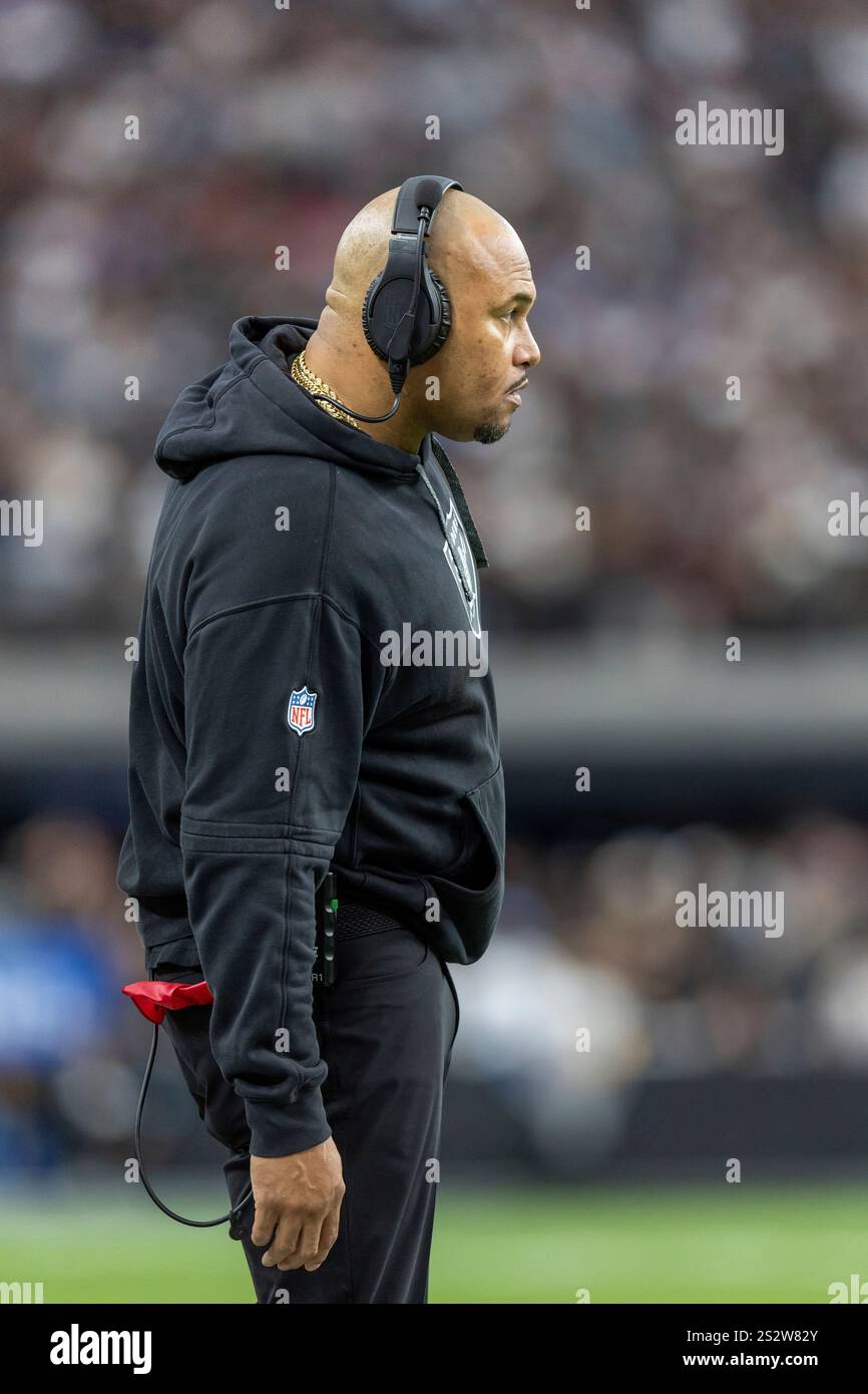Las Vegas Raiders head coach Antonio Pierce coaches against the Los
