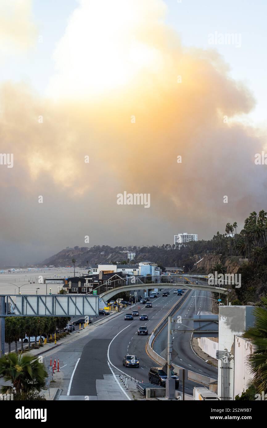 Los Angeles, USA. 7th January, 2025. The Pacific Palisades fire burns