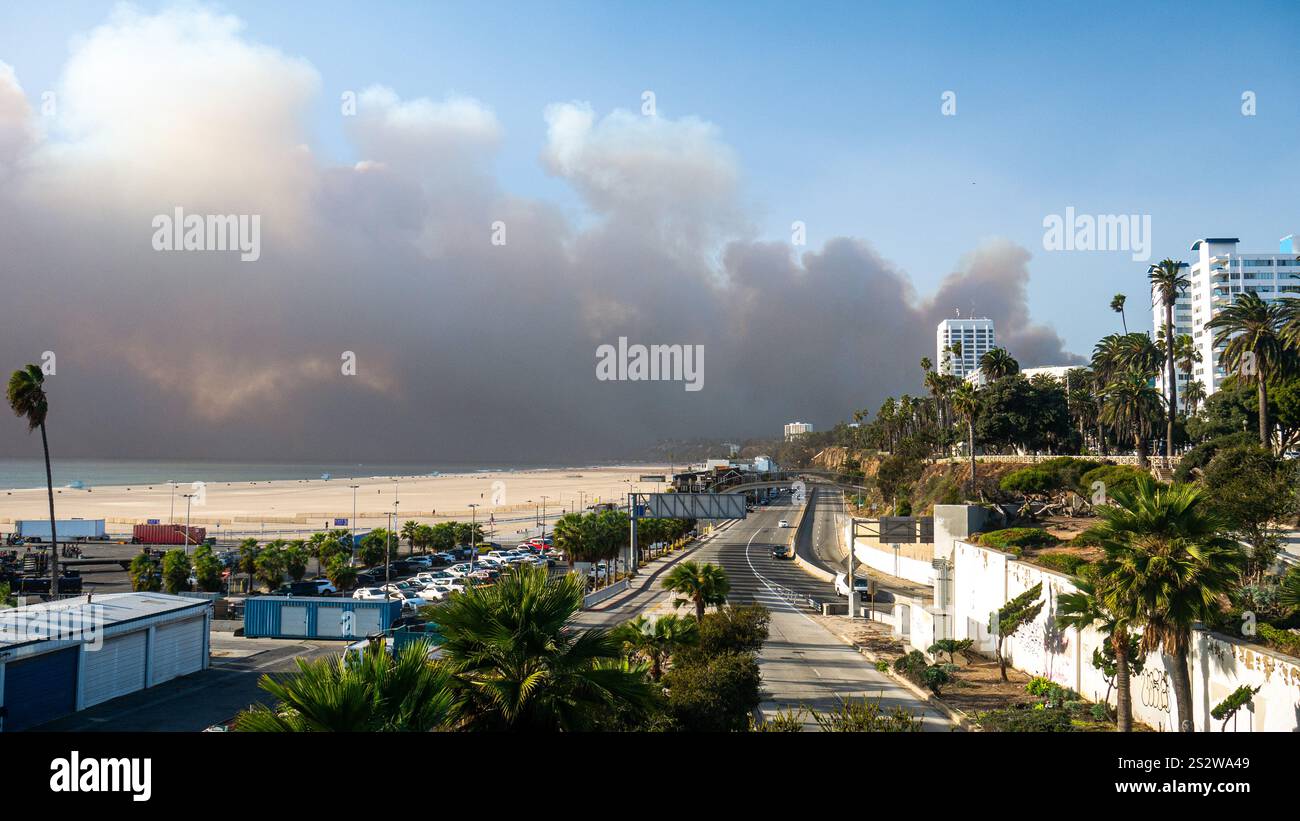 Los Angeles, USA. 7th January, 2025. The Pacific Palisades fire burns