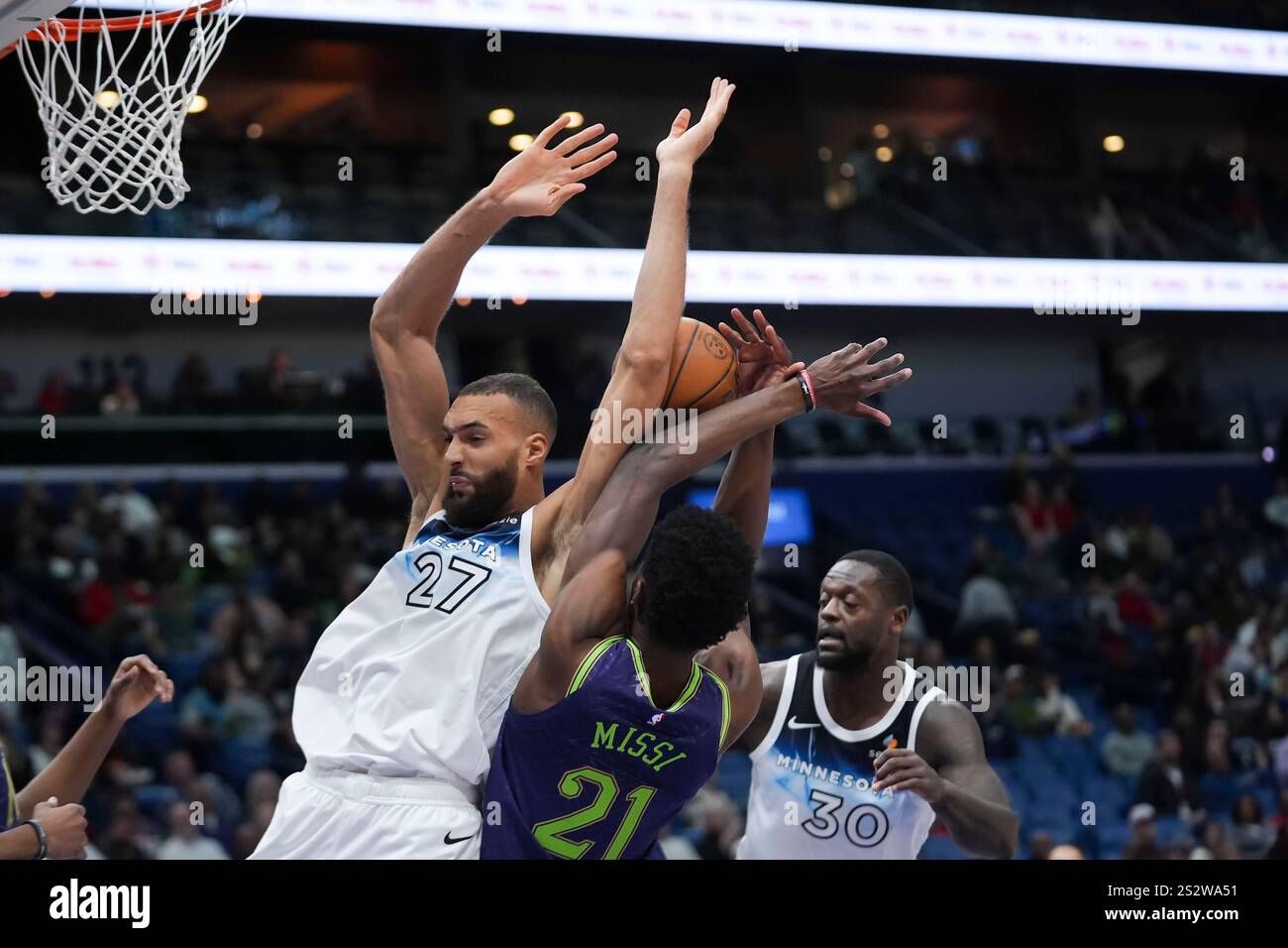 Minnesota Timberwolves center Rudy Gobert (27) and New Orleans Pelicans