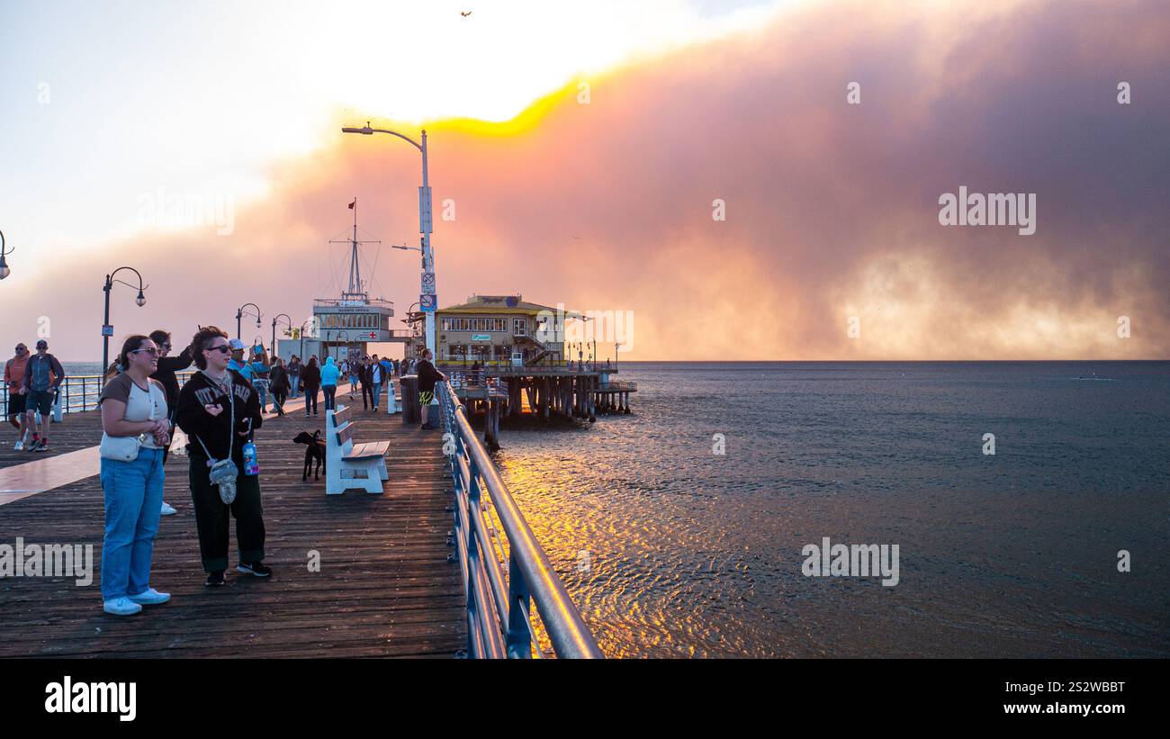 Los Angeles, USA. 7th January, 2025. The Pacific Palisades fire burns