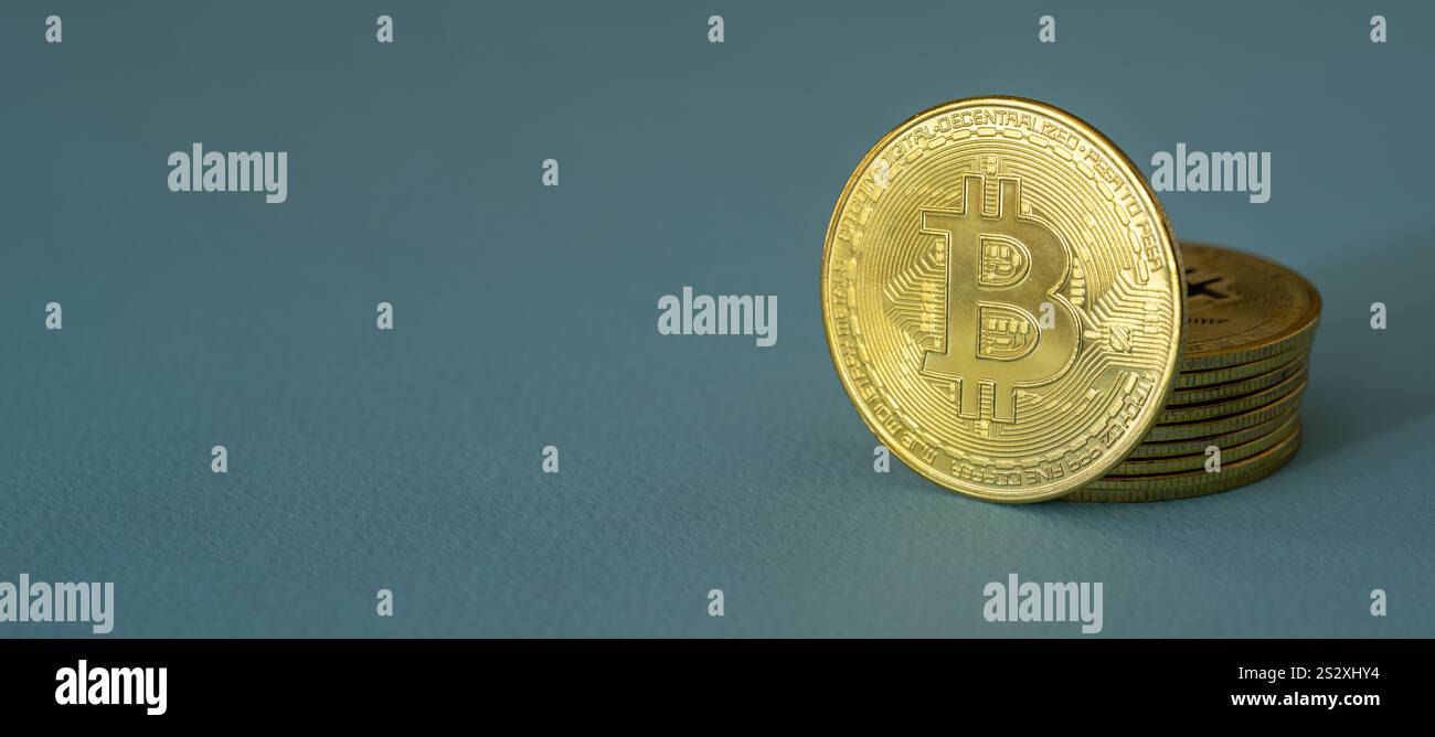 Metal currency coin hi-res stock photography and images - Page 13 - Alamy