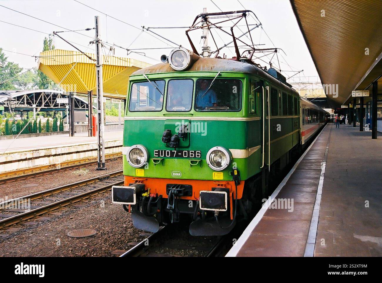 Fahrt entlang der Nordbahn electric locomotive EU07 - 066 in a railway ...