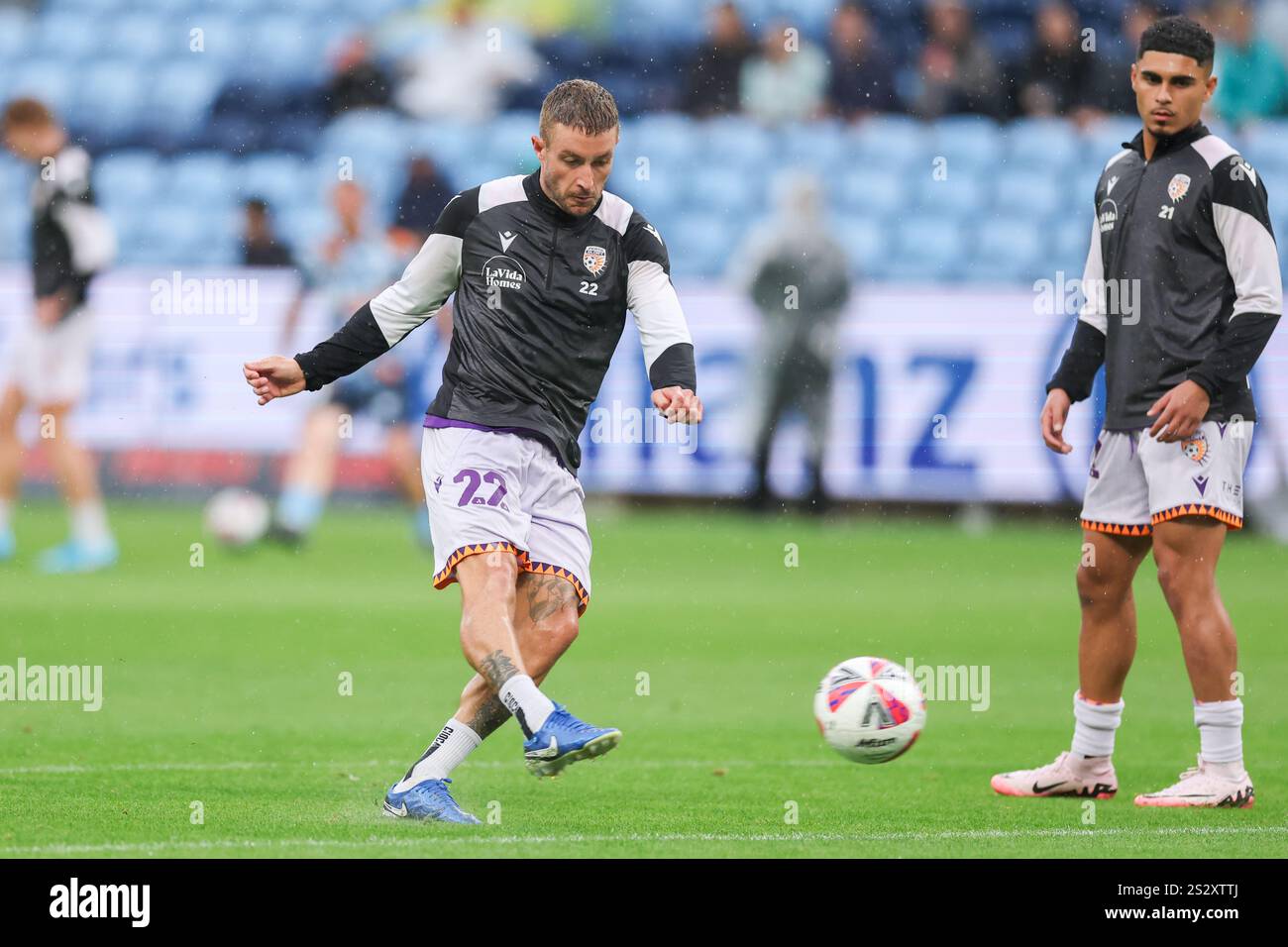 Adam Taggart of Glory warms up ahead of the ALeague Men Round 11 match