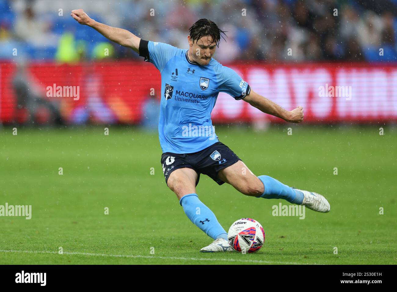 Joe Lolley of Sydney FC shoots during the Isuzu UTE ALeague match
