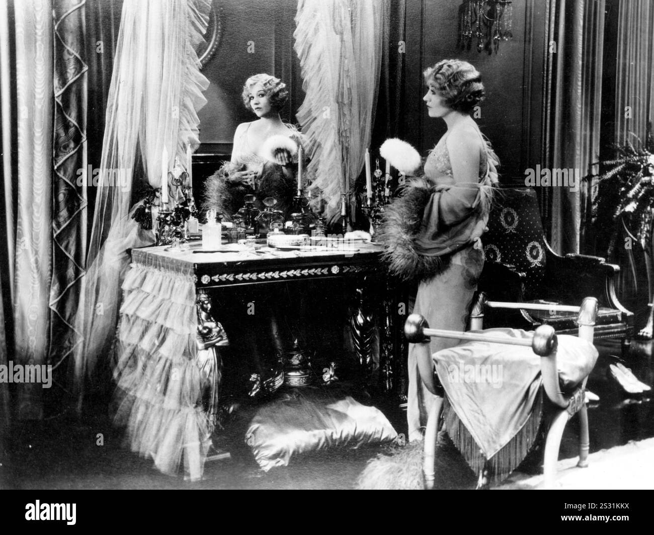 THE BOUDOIR DIPLOMAT BETTY COMPSON Date: 1930 Stock Photo - Alamy