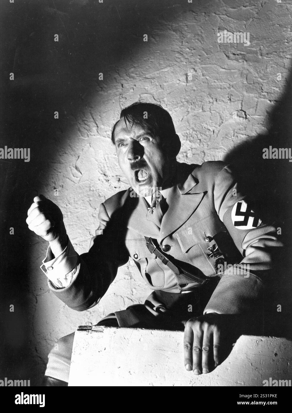 THE STRANGE DEATH OF ADOLF HITLER LUDWIG DONATH HITLER A UNIVERSAL