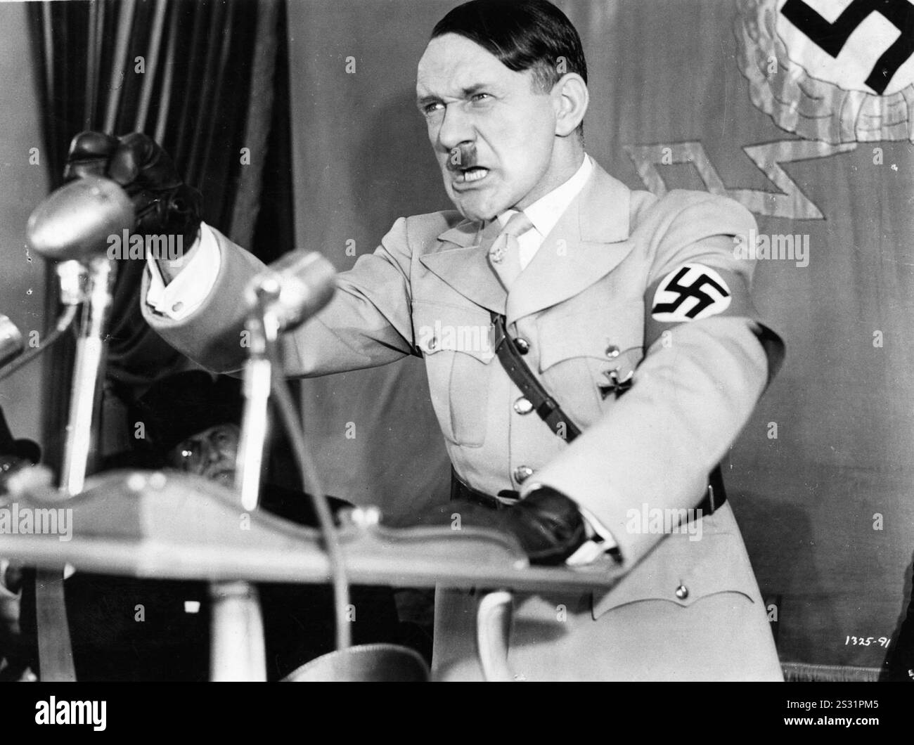 THE STRANGE DEATH OF ADOLF HITLER LUDWIG DONATH HITLER A UNIVERSAL