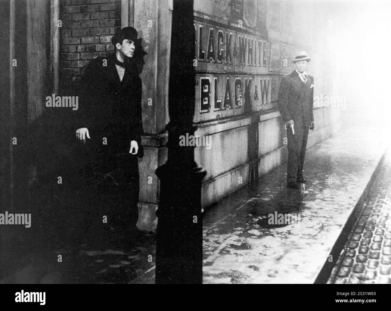 Man hunt 1941 film hi-res stock photography and images - Alamy