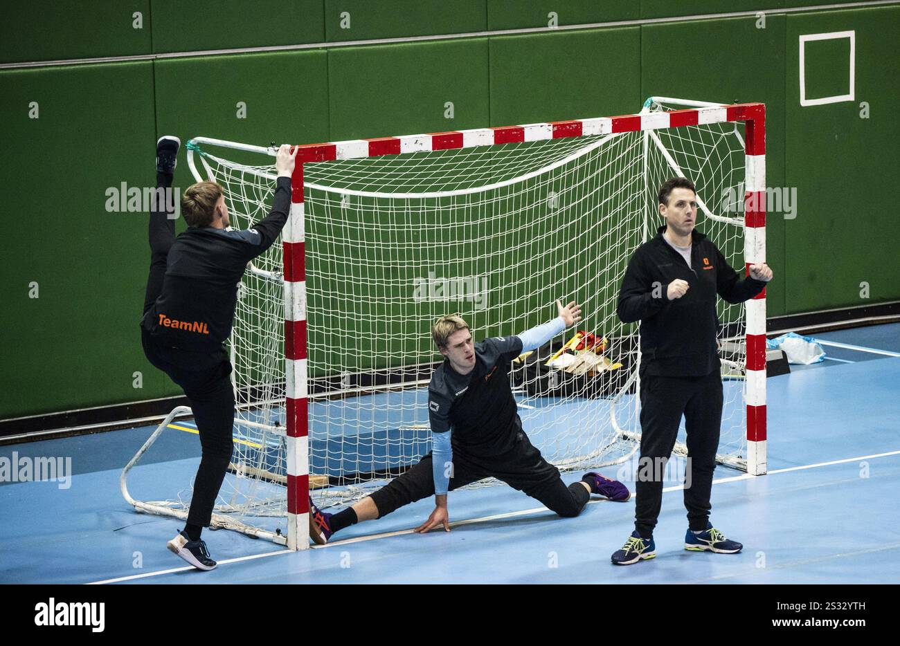 ARNHEM - Handball players during a training session in preparation for ...