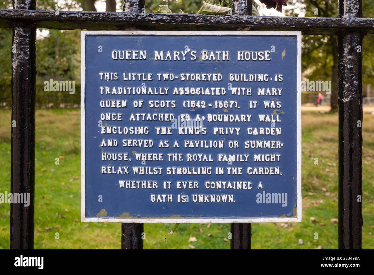 Queen Mary's Bath House - located in the grounds of the Palace of ...