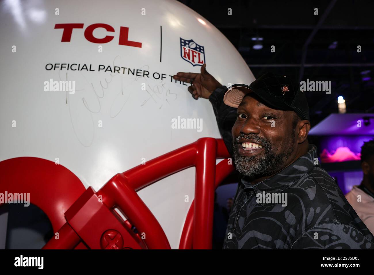 January 8, 2025 NFL Hall of Fame member Warren Sapp autographs the TCL