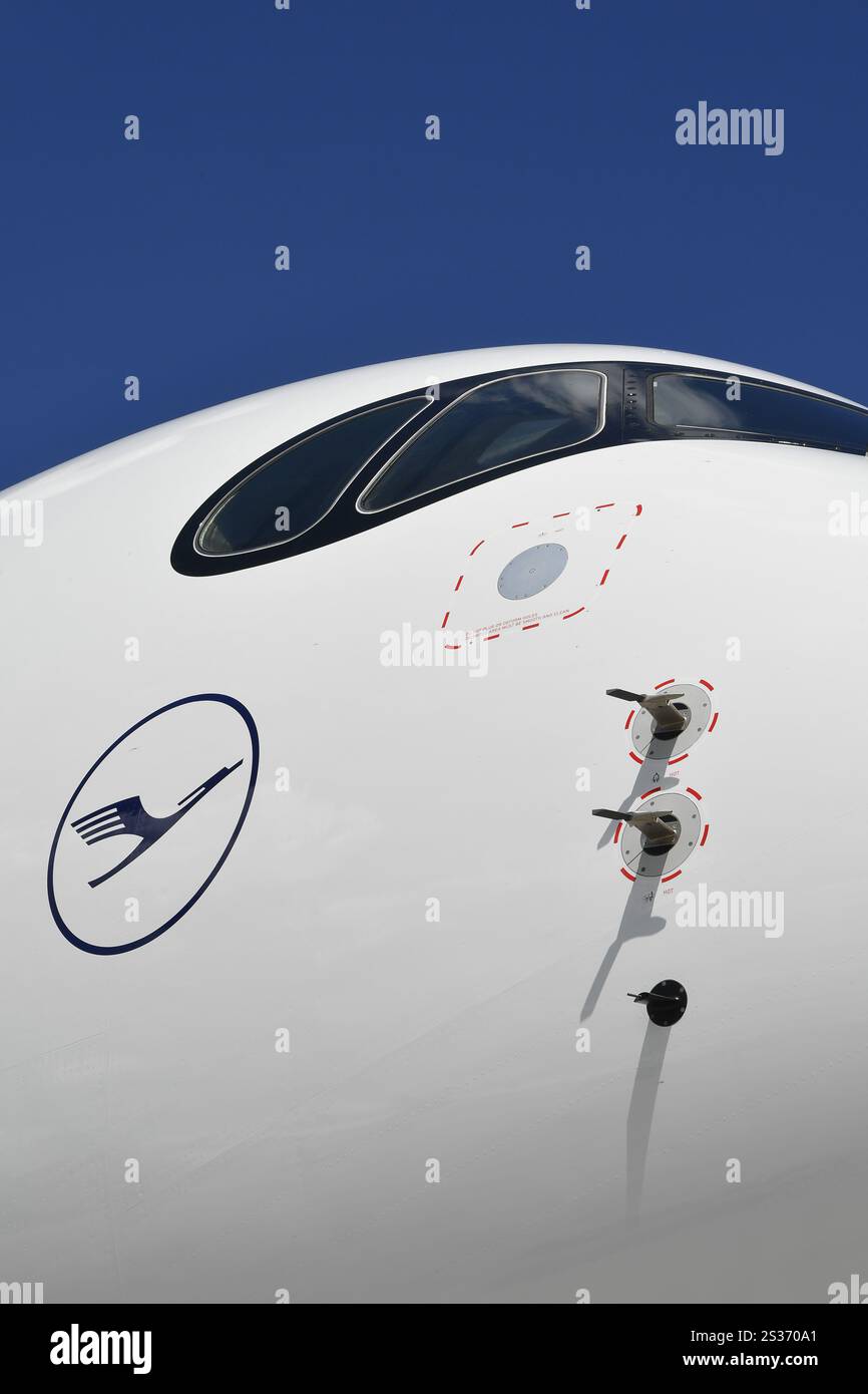 Lufthansa Airbus A350-900, Allegris, close-ups, cockpit, windows, airflow measurement devices, Munich Airport, Upper Bavaria, Bavaria, Germany, Europe Stock Photo