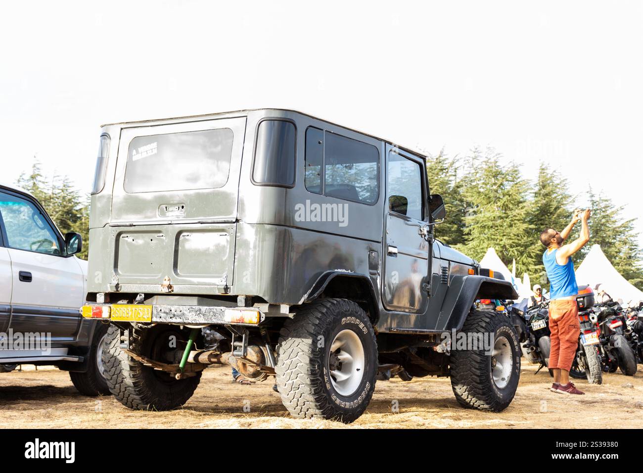 Toyota land cruiser vintage hi-res stock photography and images