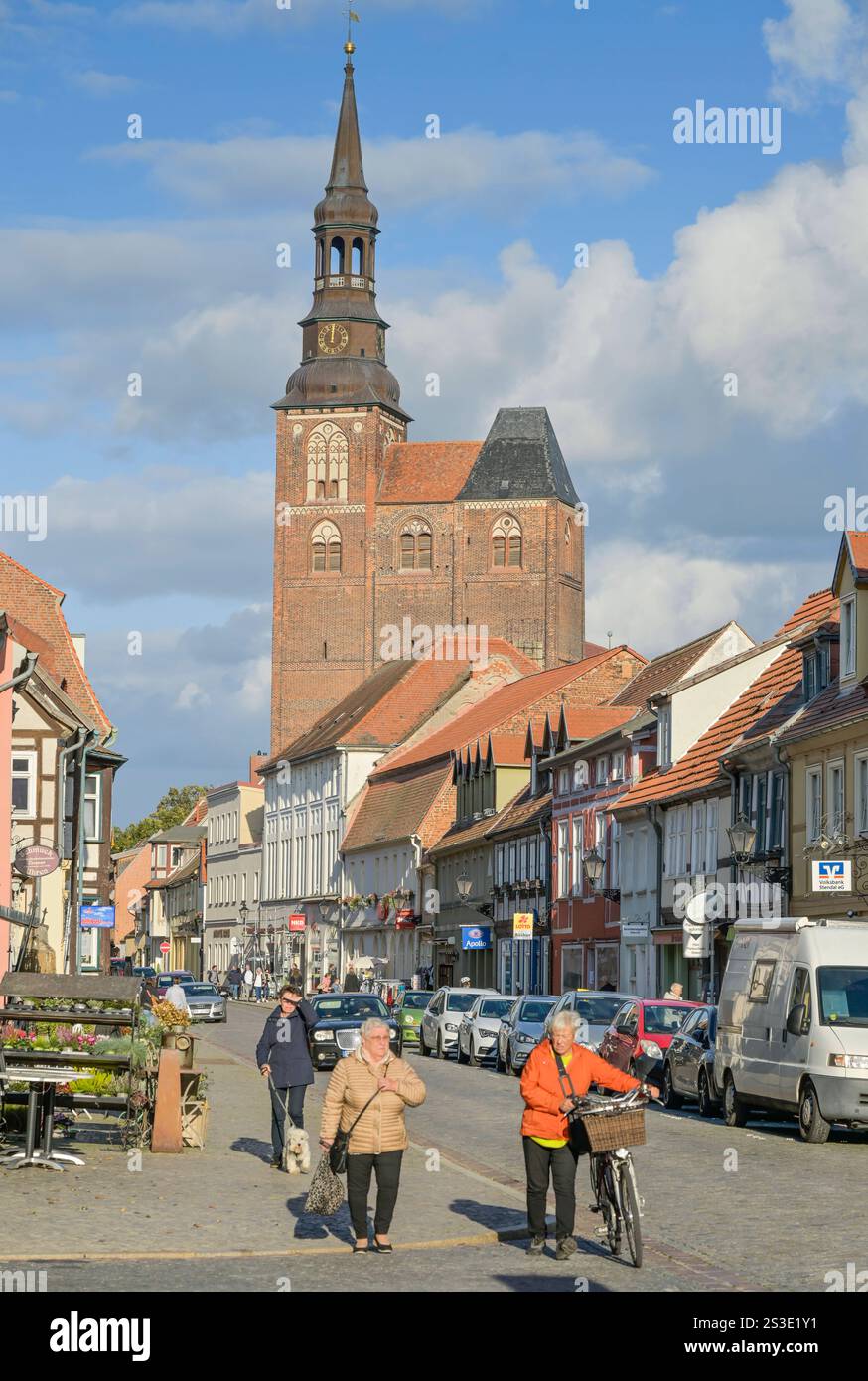 Fachwerkhäuser, Altbauten, Kirche St. Stephan, Lange Straße, Altstadt