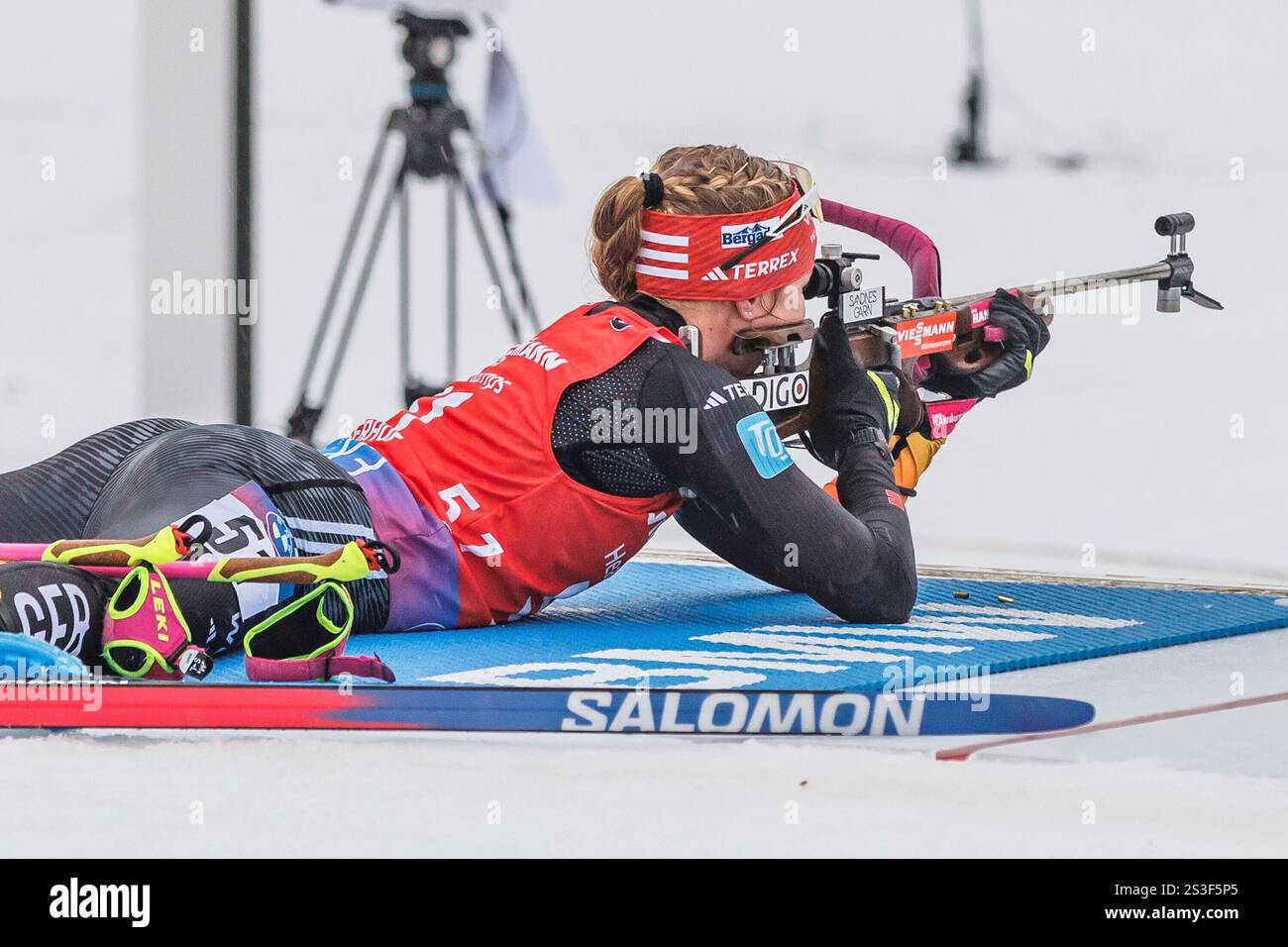 Julia Kink (GER, Deutschland) beim Liegendschießen, 09.01.2025, Oberhof