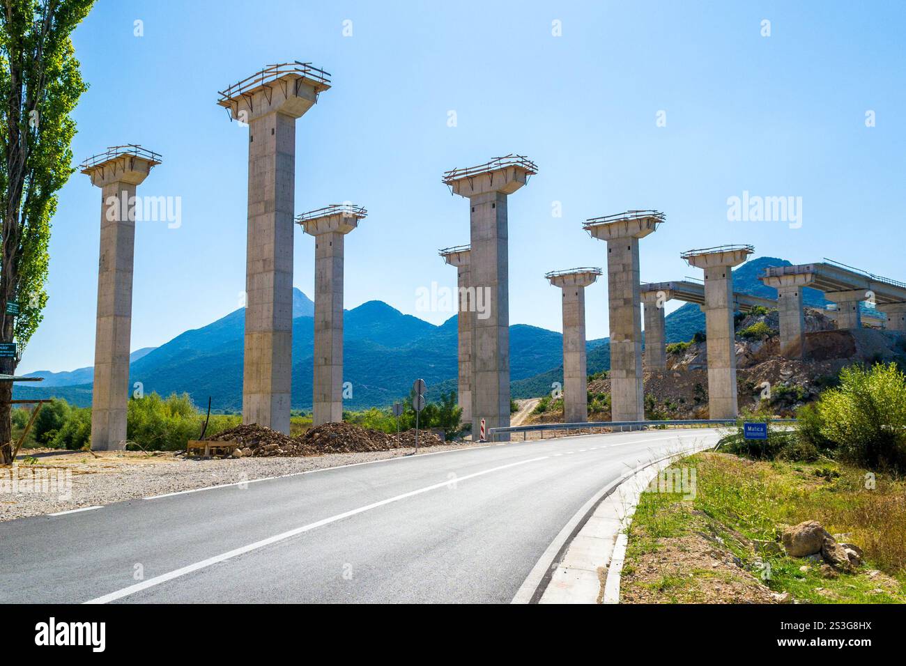 Curve bridge construction site hi-res stock photography and images - Alamy