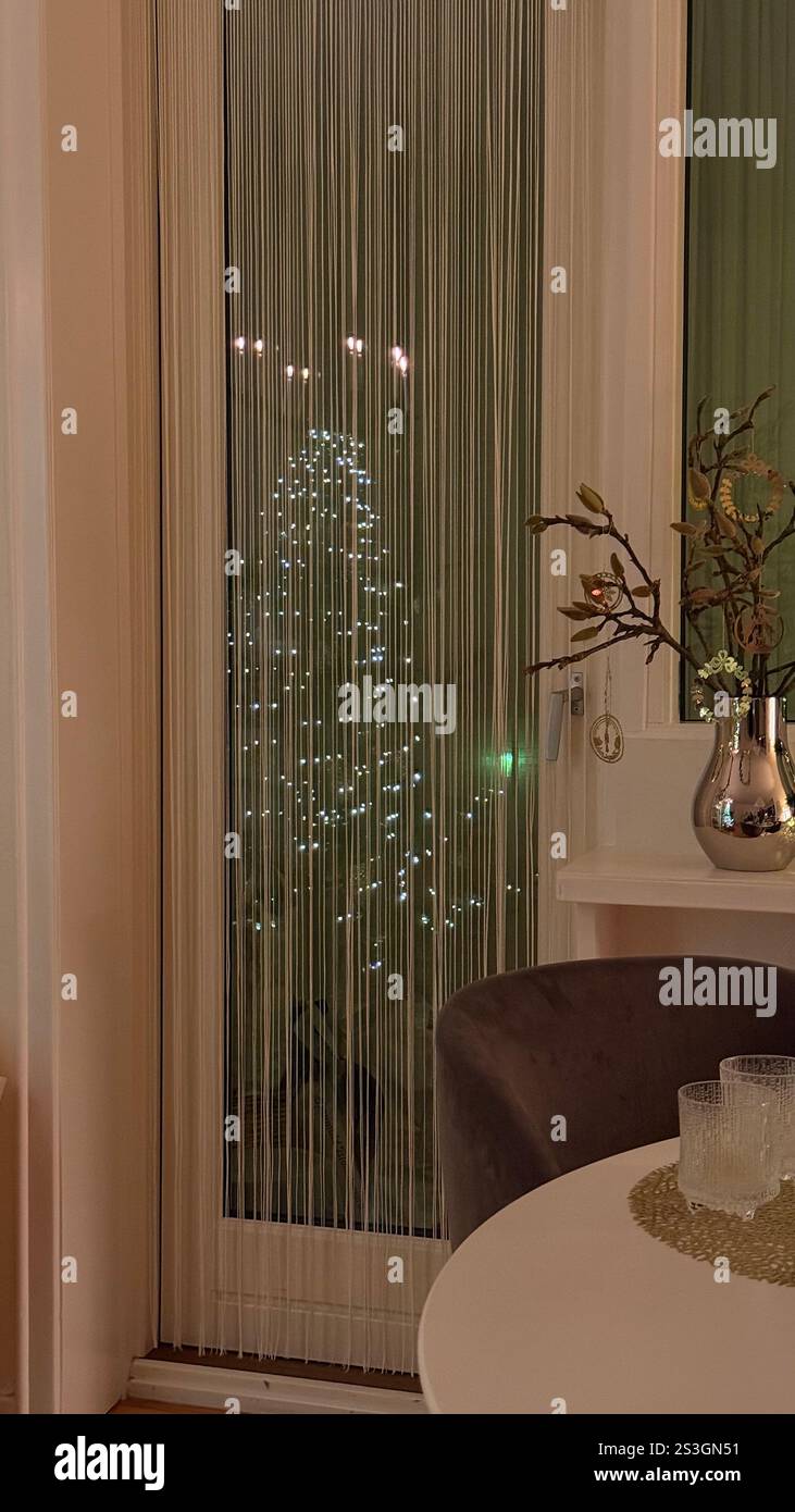 Wrapped christmas tree in hi-res stock photography and images - Alamy