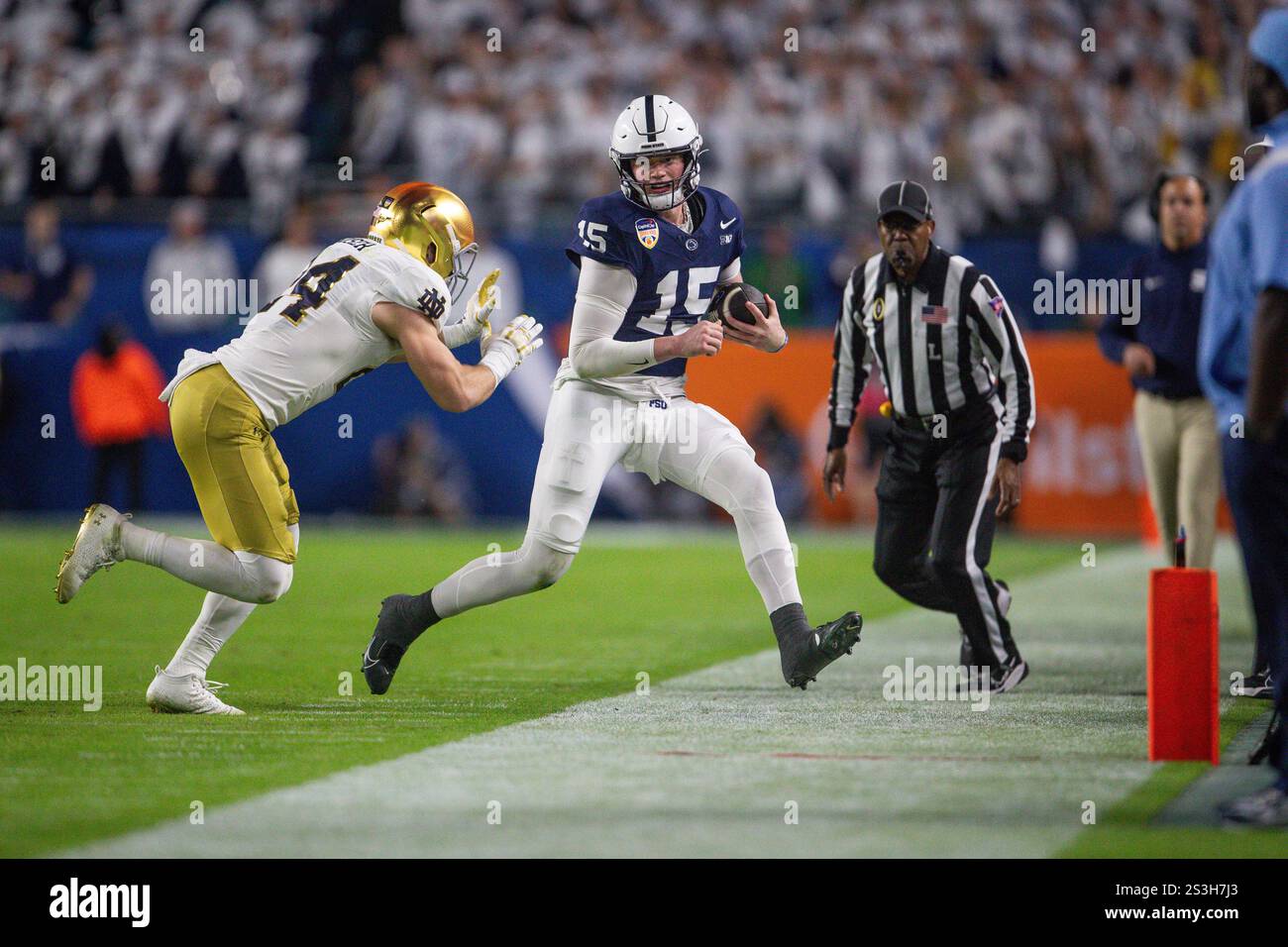 Penn State quarterback Drew Allar (15) runs the ball during the 2025