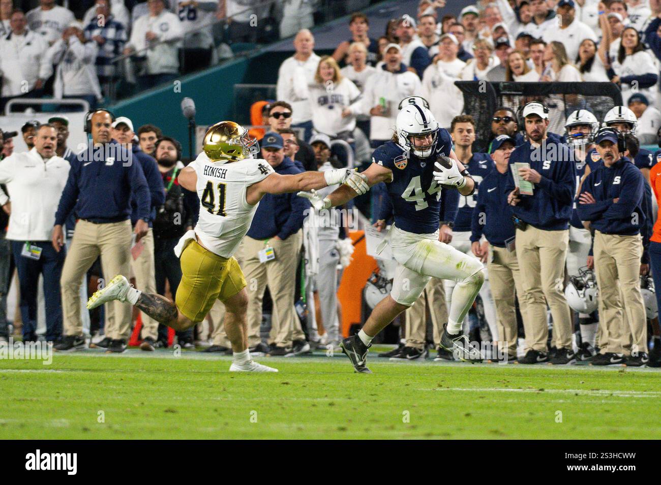 Penn State tight end Tyler Warren (44) runs the ball during the Orange