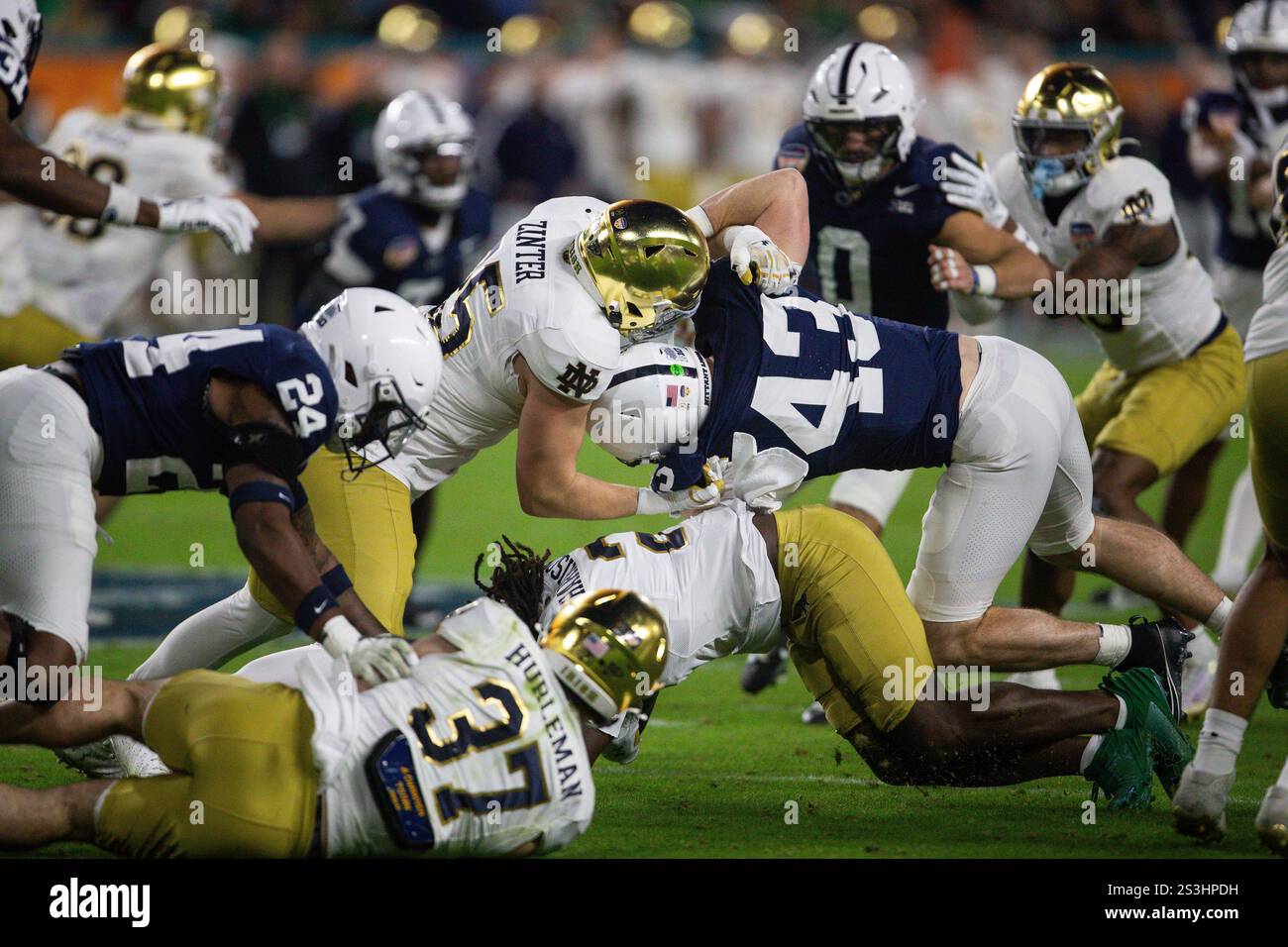 Penn State linebacker Tyler Elsdon (43) makes a tackle during the