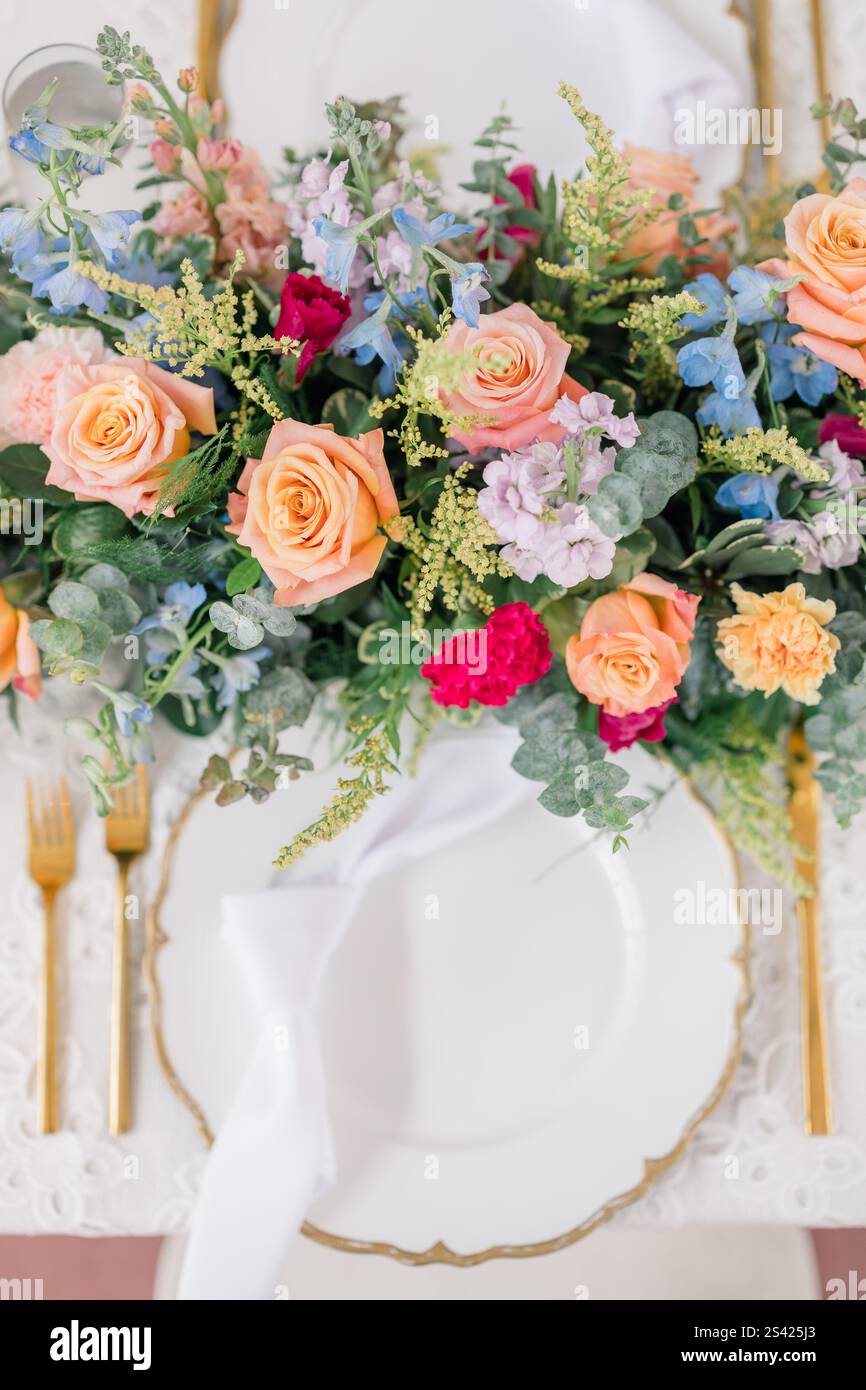 Timeless dining arrangement hi-res stock photography and images - Alamy