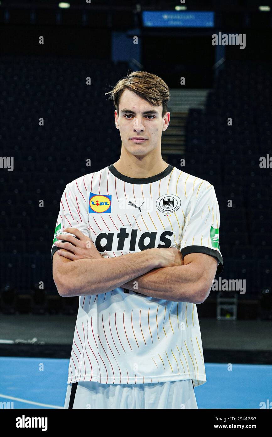Hamburg, Deutschland. 10th Jan, 2025. Julian Koester (Deutschland, #18 ...