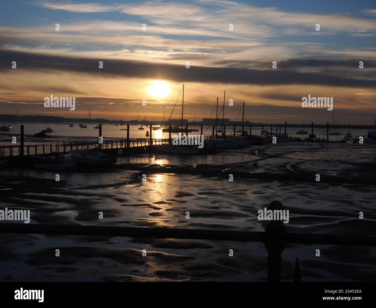 Queenborough, Kent, UK. 10th Jan, 2025. UK Weather sunset on a cold