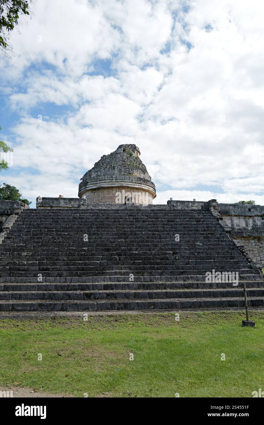 Iconic ancient Mayan religious ruins of Chichén-Itzá in the heart of ...
