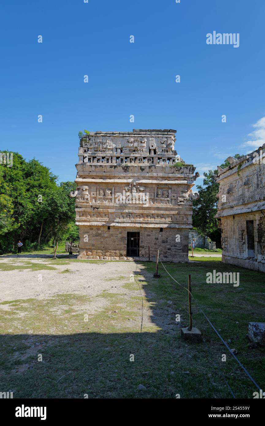 Iconic ancient Mayan religious ruins of Chichén-Itzá in the heart of ...