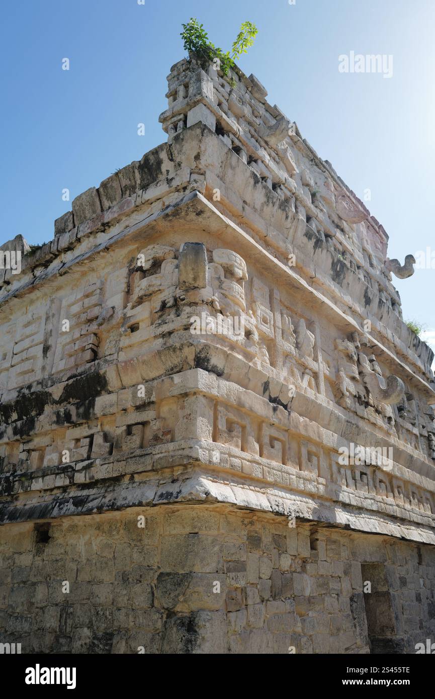 Iconic ancient Mayan religious ruins of Chichén-Itzá in the heart of ...