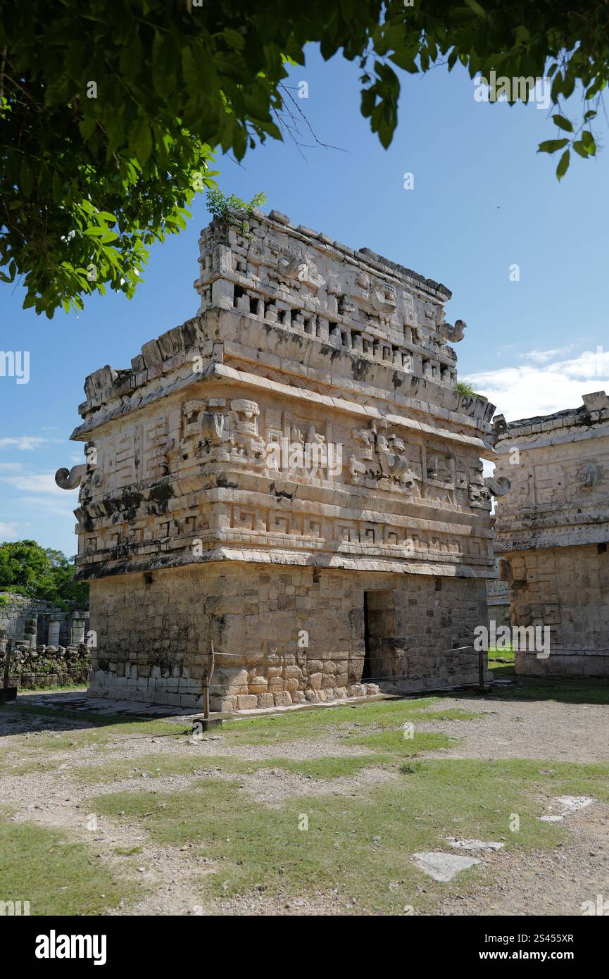 Iconic ancient Mayan religious ruins of Chichén-Itzá in the heart of ...