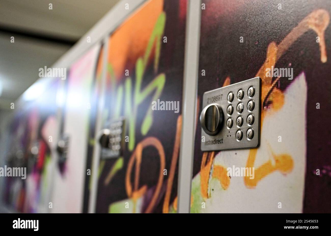 PRODUCTION - 12 December 2024, Berlin: A code lock on lockers for ...